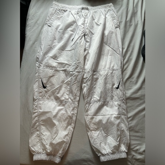 Nike sweatpants - Picture 2 of 8